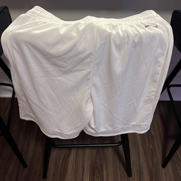 Adidas soccer shorts YL - Picture 2 of 2